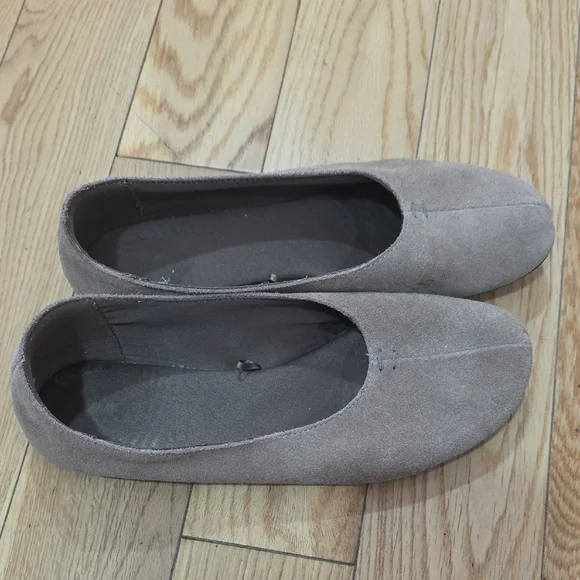 Zara Elegant Taupe Suede Loafers - Picture 1 of 4